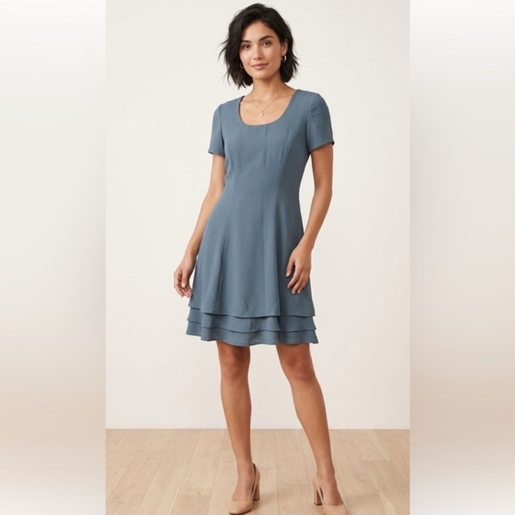 Liz Claiborne Dresses & Skirts - ***Liz Claiborne Blue Short Sleeve Tiered Mini Dress - Size 6